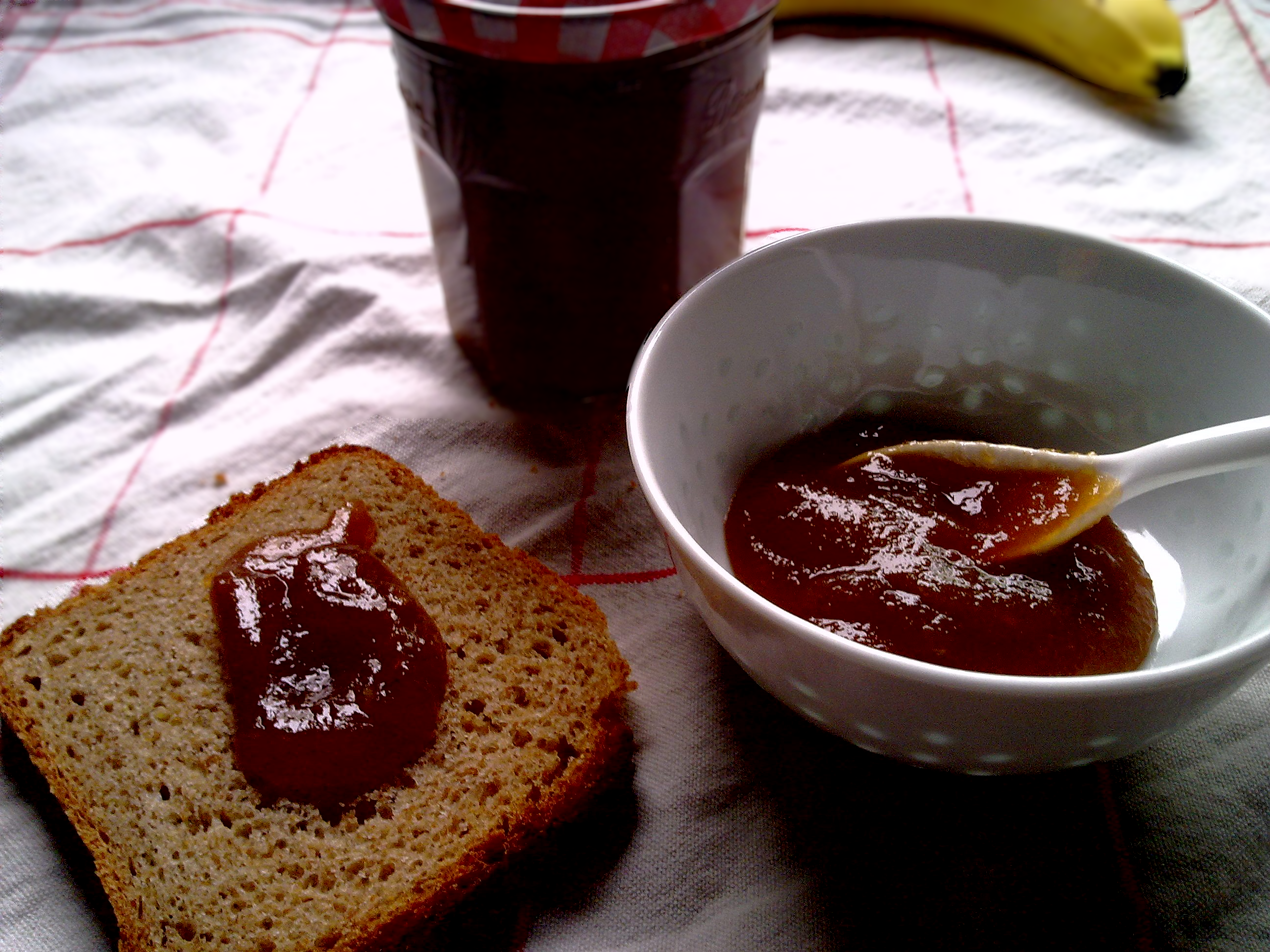 marmelade mit Apfel, banane und espresso