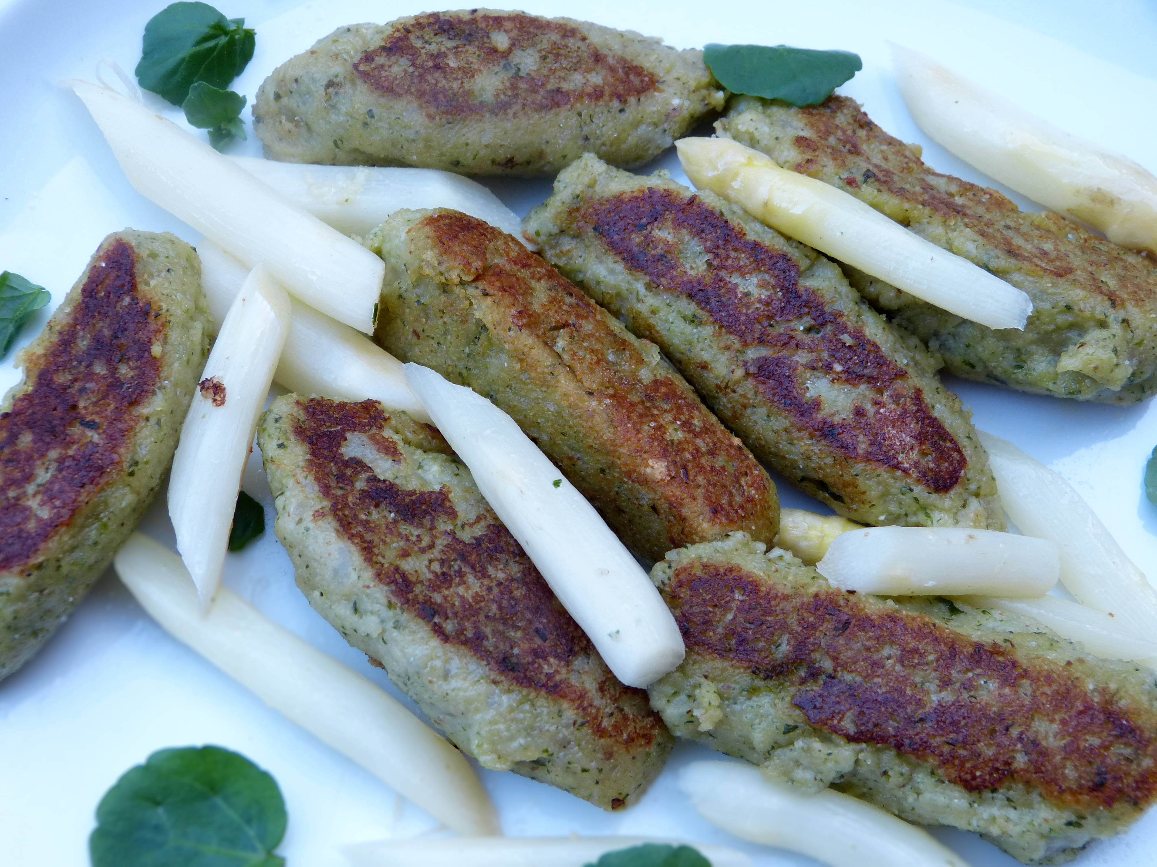 bärlauch-schupfnudeln mit spargel
