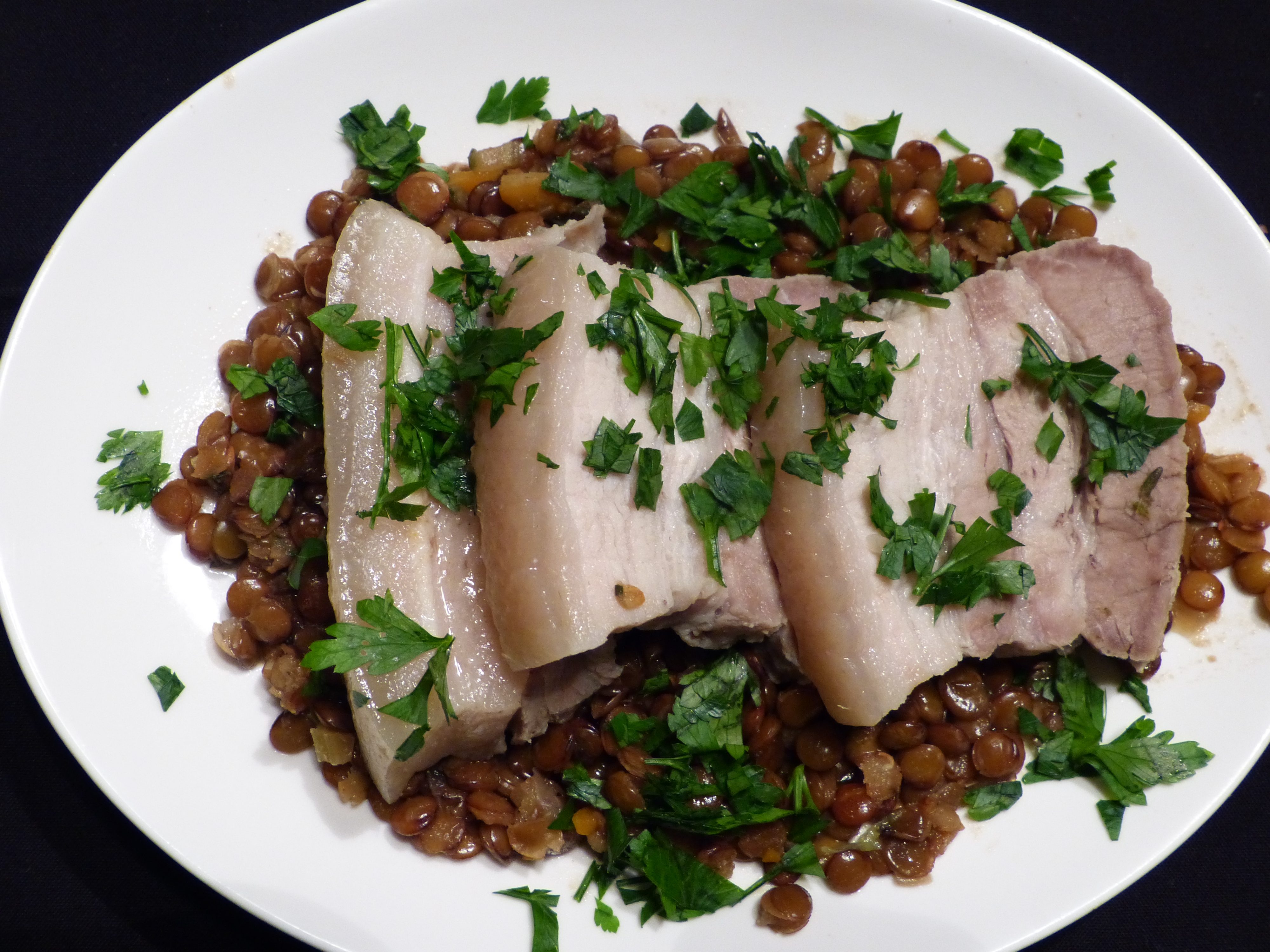 gepökelter schweinebauch mit linsen