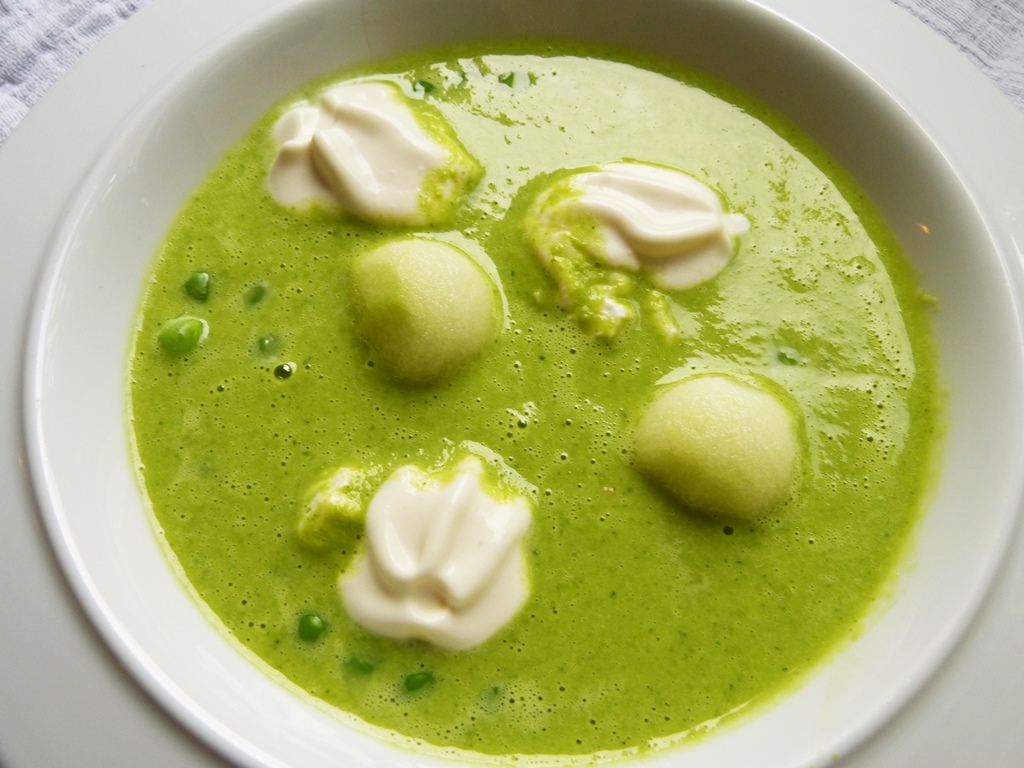 erbsen-gazpacho