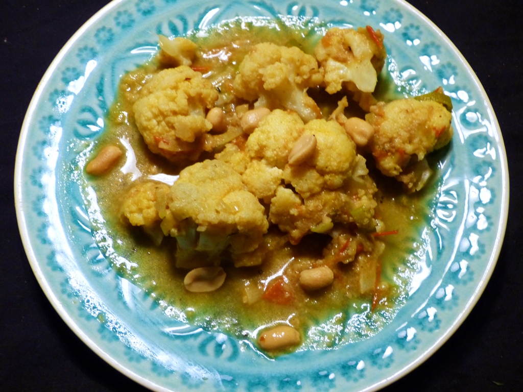 blumenkohl mit soja-erdnuss-sauce