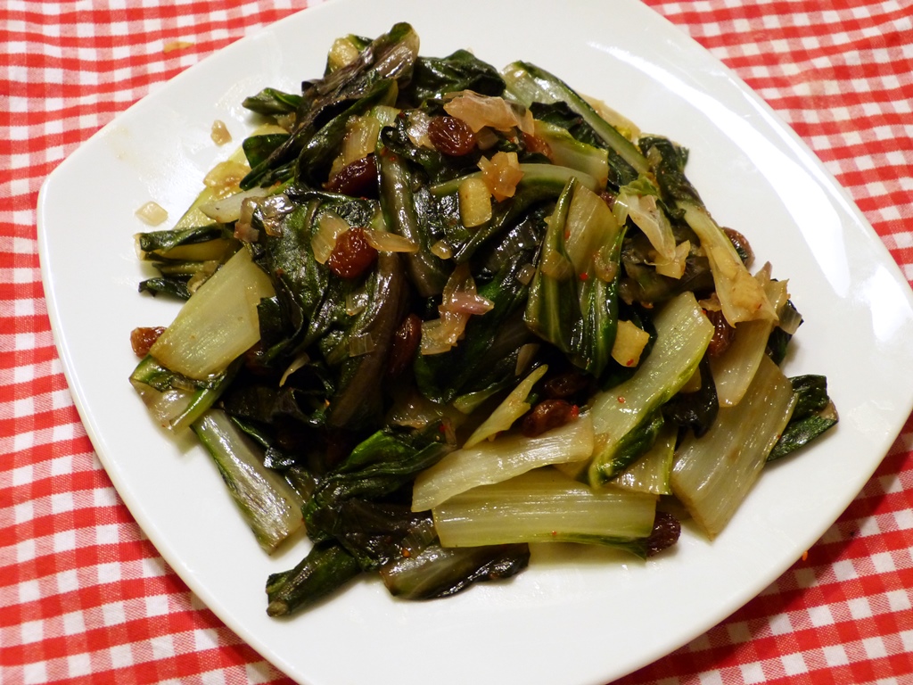 mangoldgemüse mit rosinen