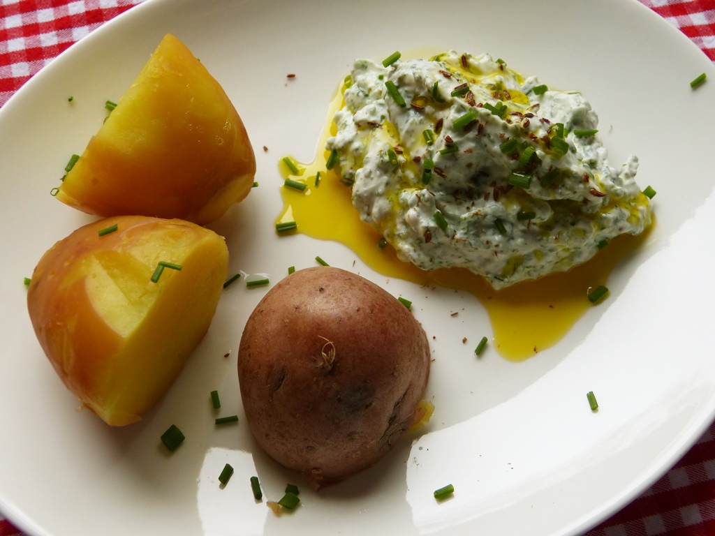 pellkartoffeln, kräuterquark