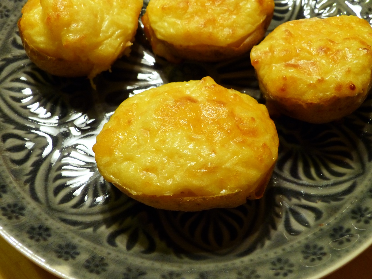 backkartoffeln mit käse und blumenkohl