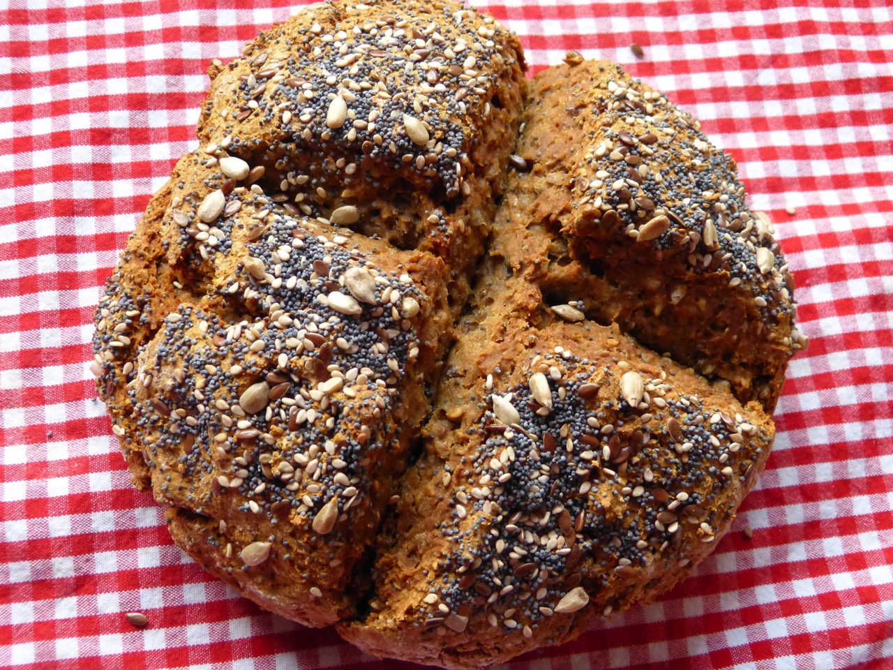roggenbrot mit saaten
