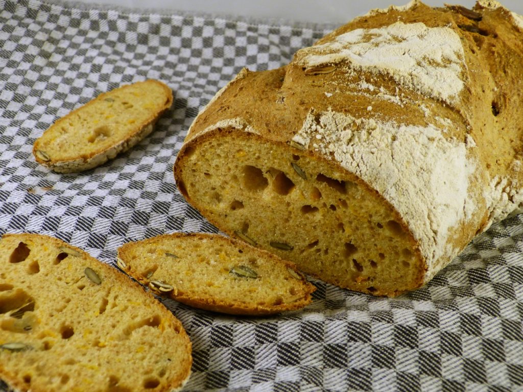 dinkelbrot mit kürbis