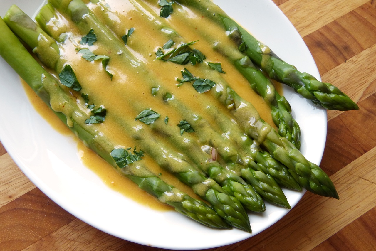 spargel mit miso-hollandaise
