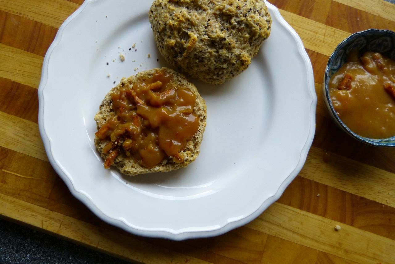joghurtbroetchen, karamellaufstrich