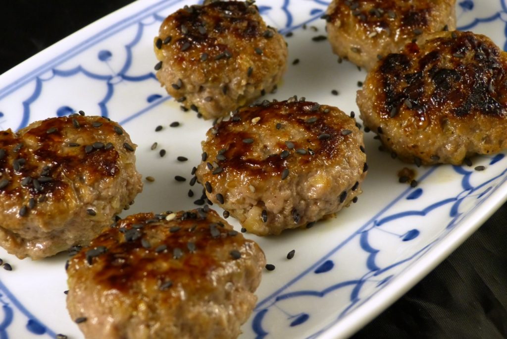 fleischbaaellchen-mit-sesam